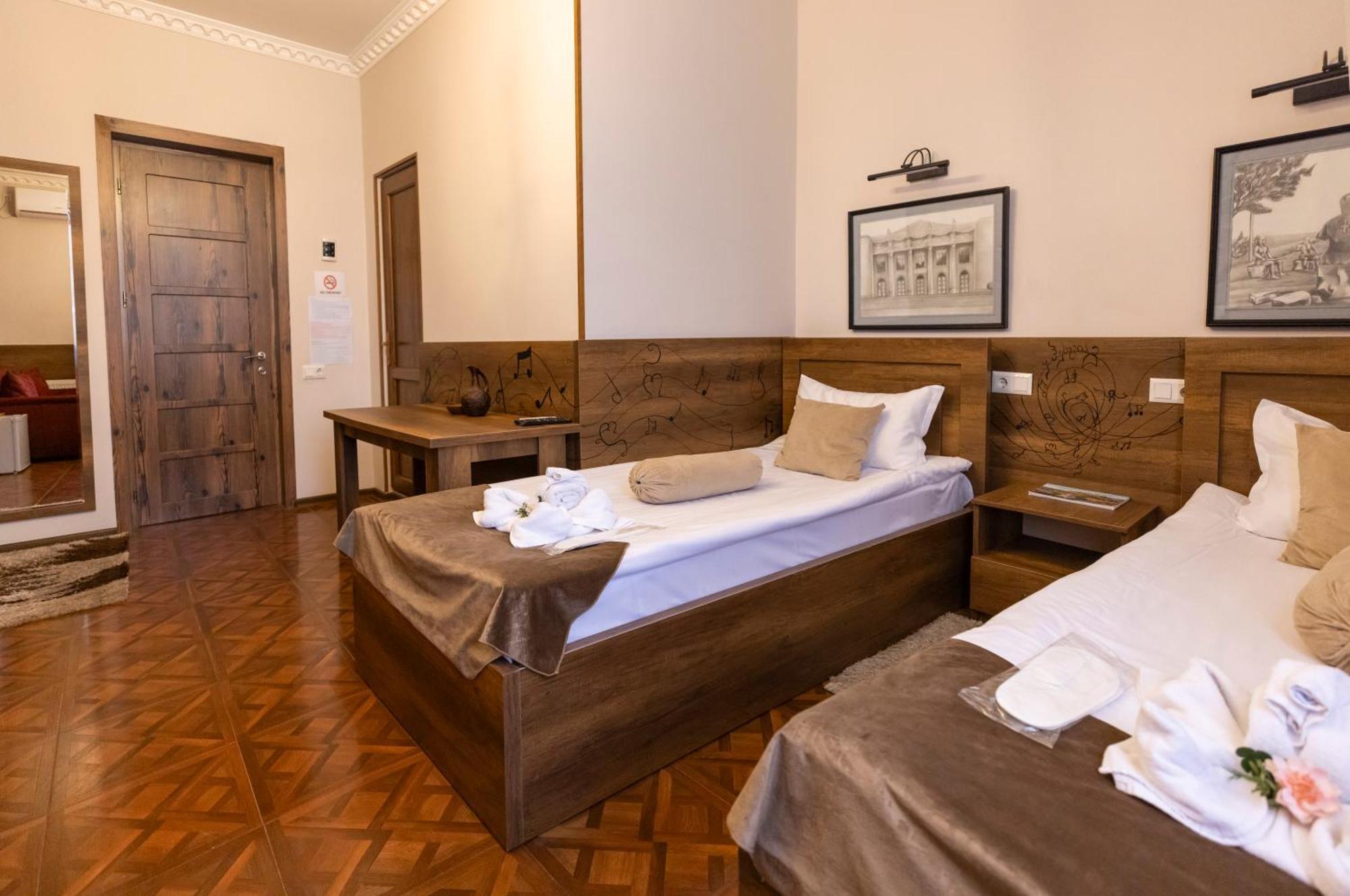 Hestia Boutique Hotel Гори Экстерьер фото