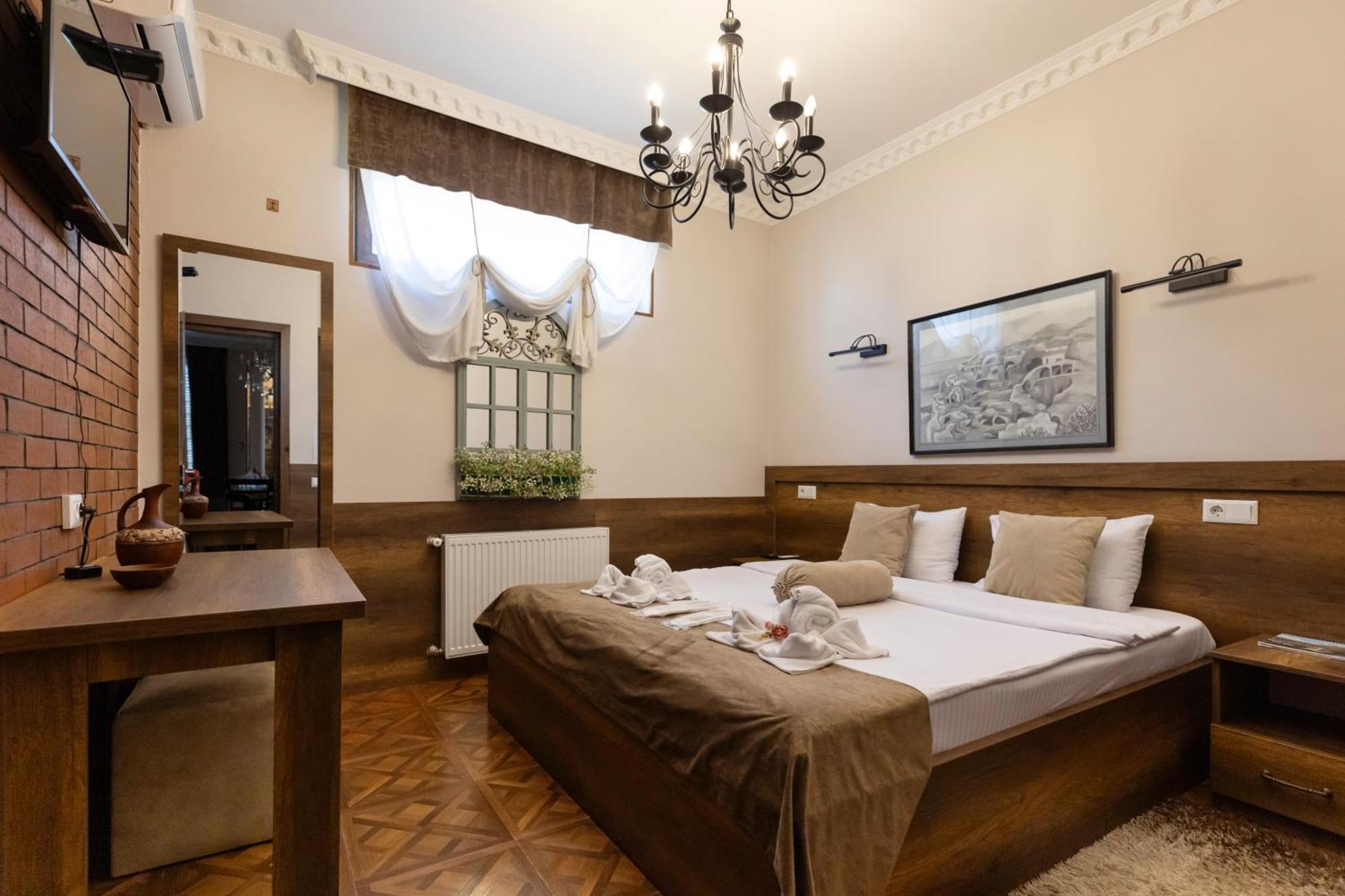 Hestia Boutique Hotel Гори Экстерьер фото