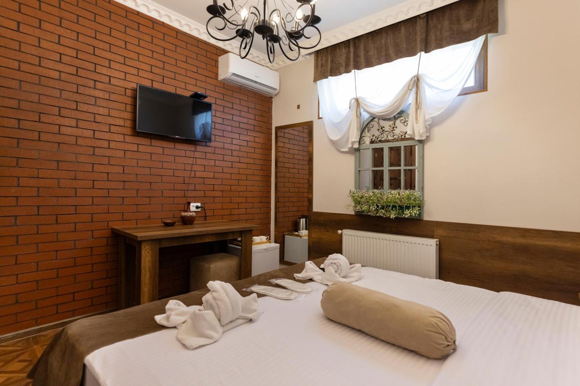 Hestia Boutique Hotel Гори Экстерьер фото