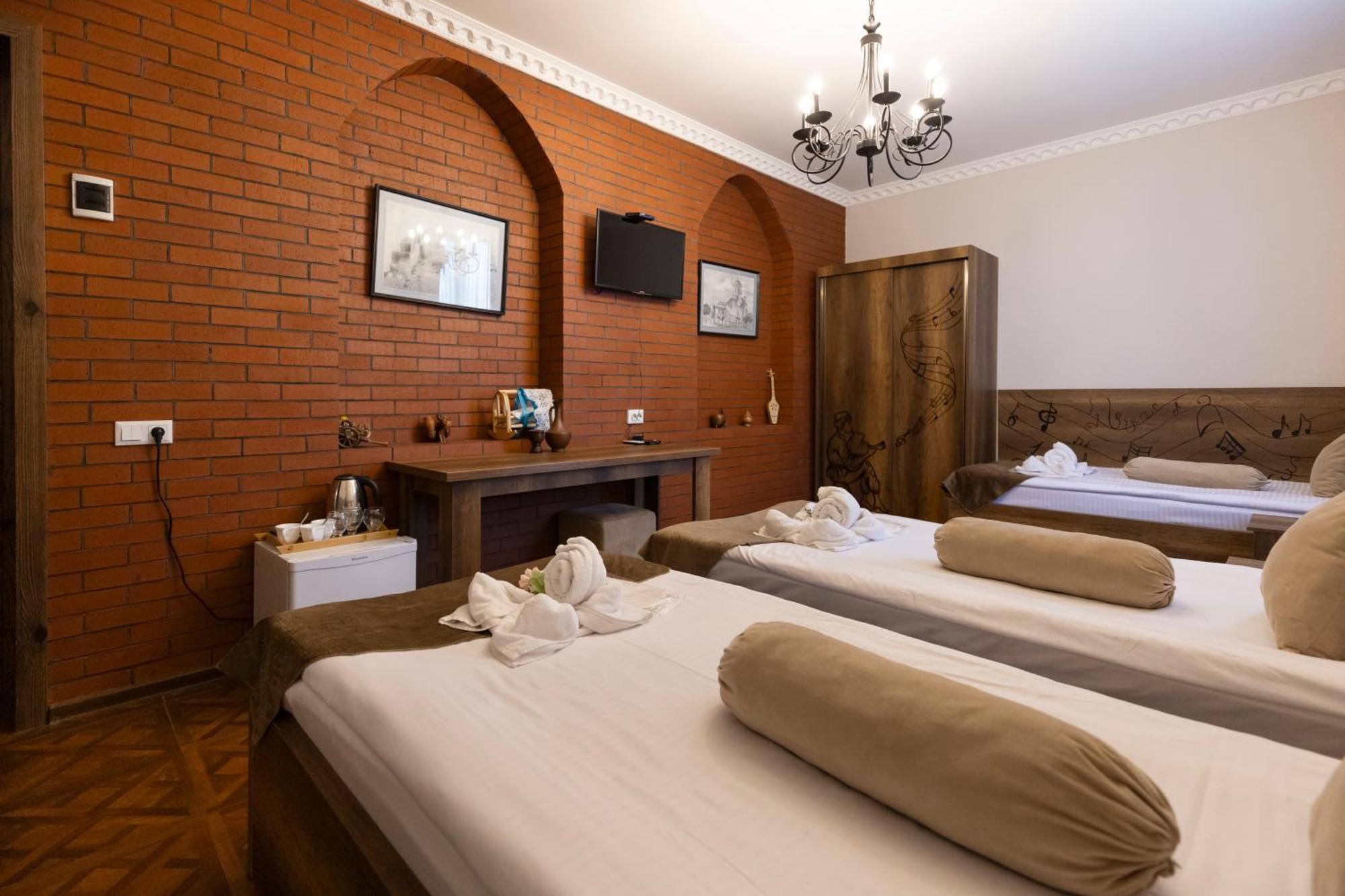Hestia Boutique Hotel Гори Экстерьер фото