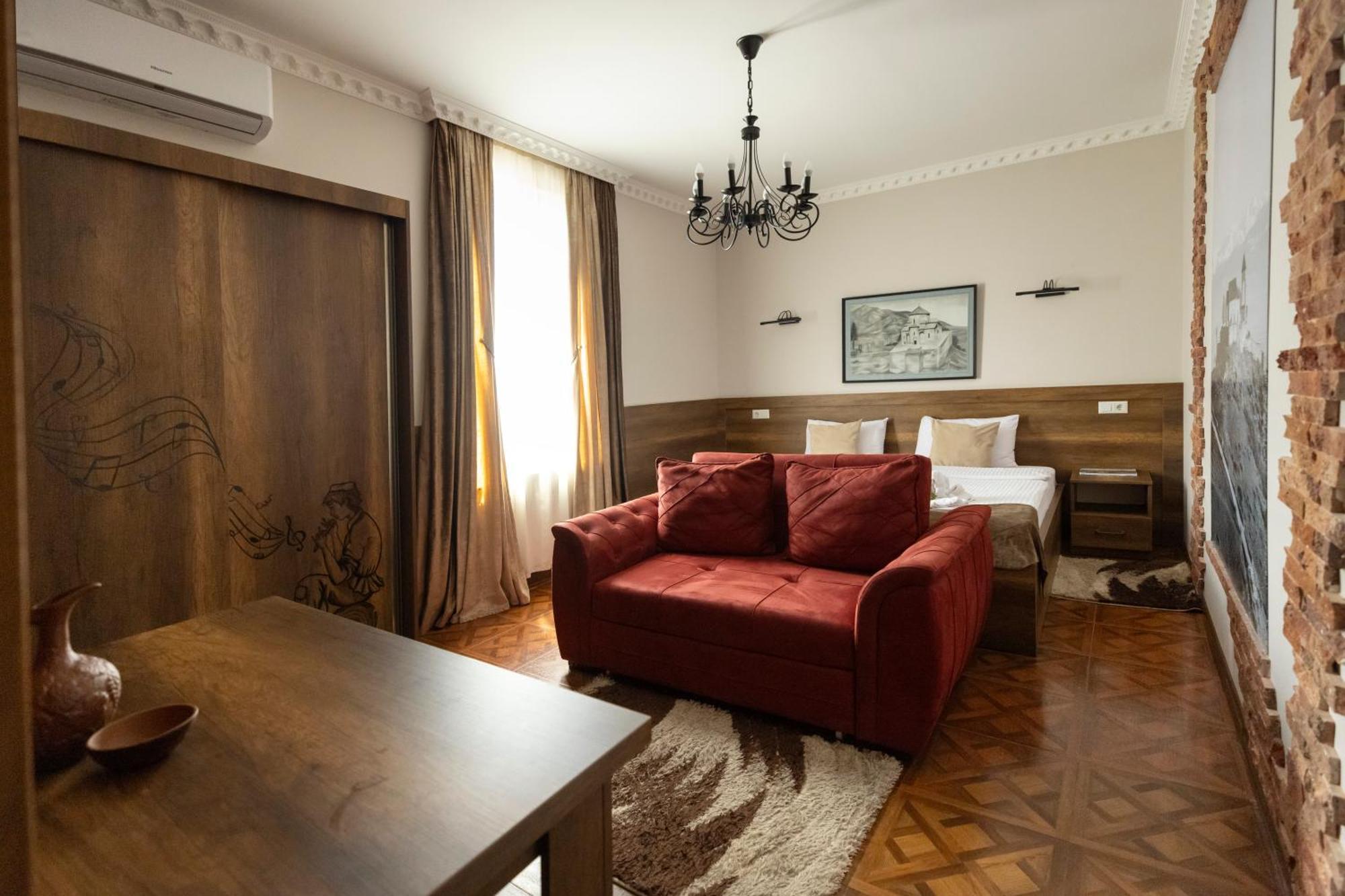 Hestia Boutique Hotel Гори Экстерьер фото