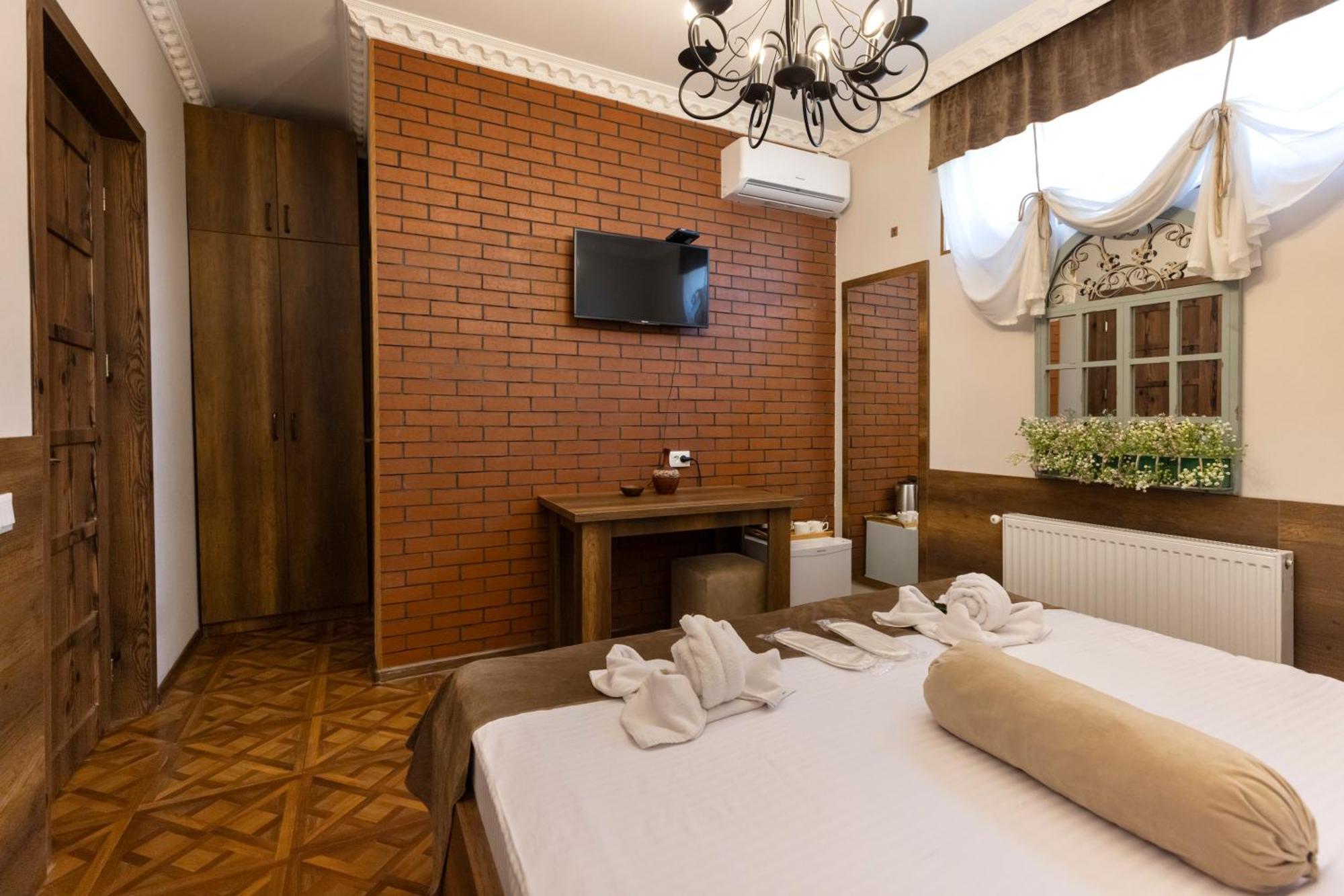 Hestia Boutique Hotel Гори Экстерьер фото