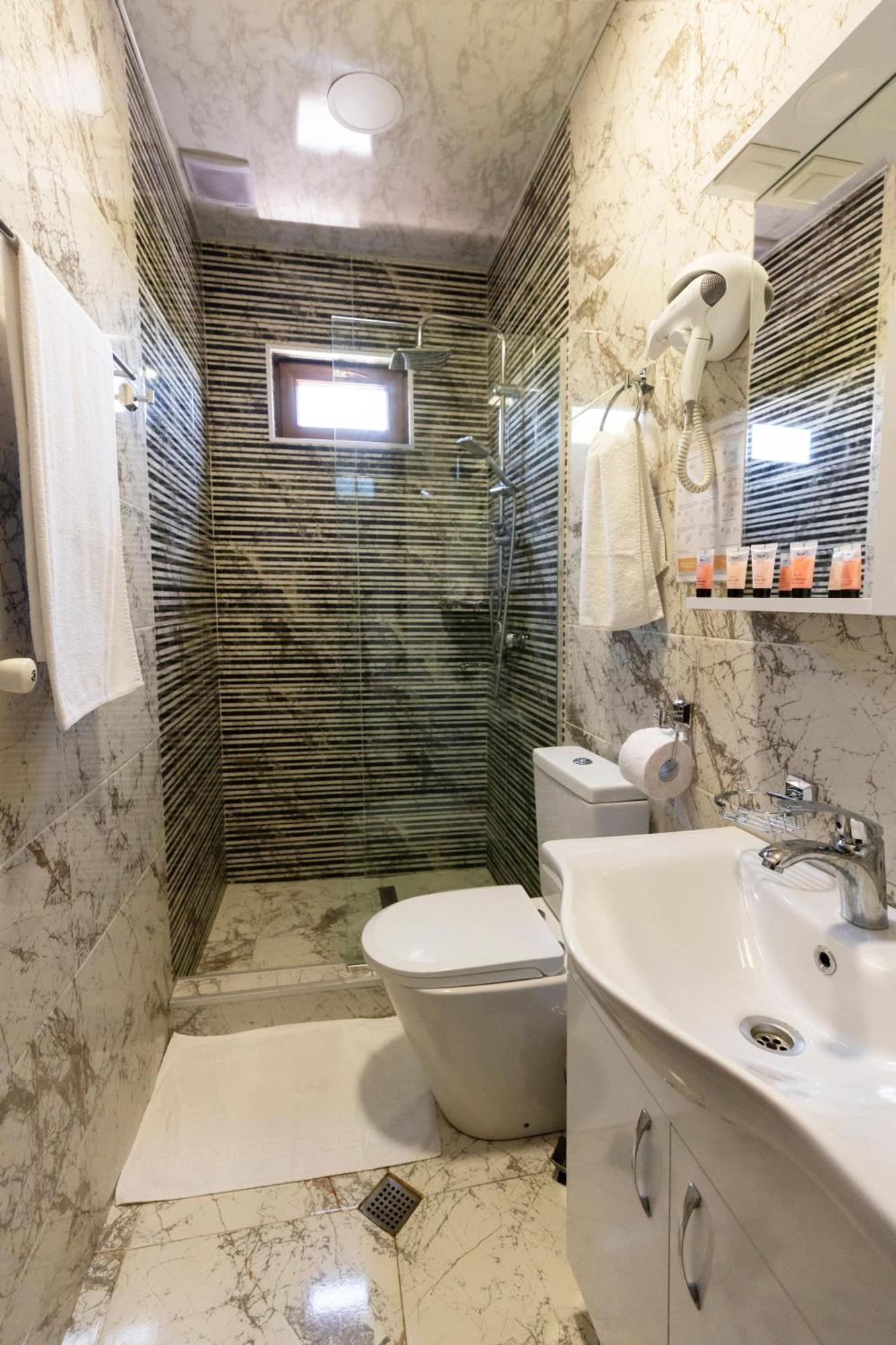 Hestia Boutique Hotel Гори Экстерьер фото
