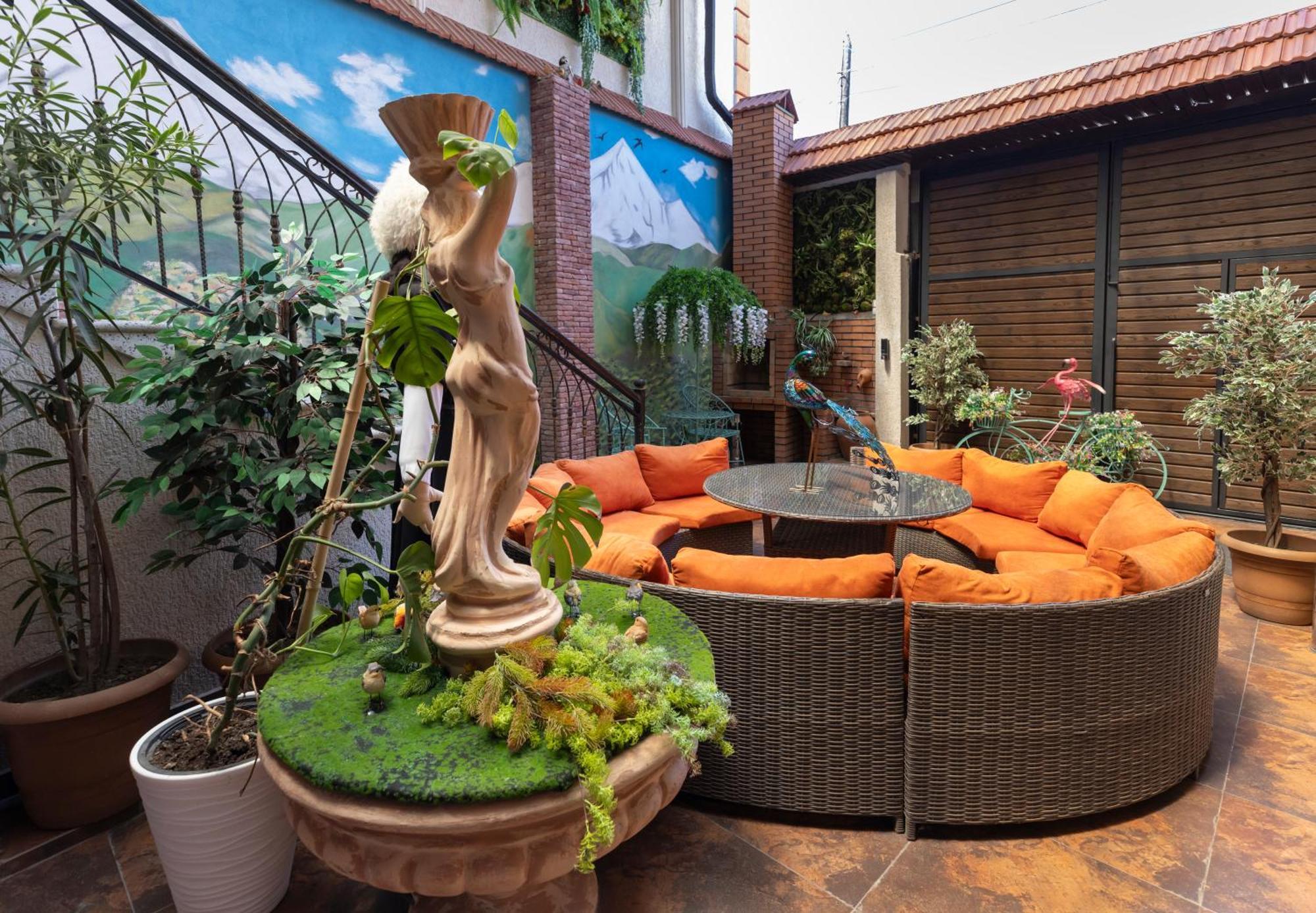 Hestia Boutique Hotel Гори Экстерьер фото